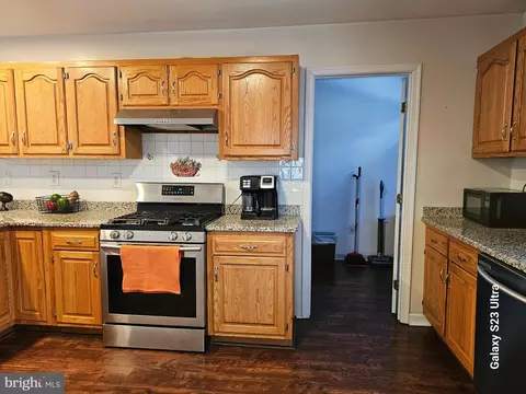 Kitchen - 949 Shank Rd, Dover, DE 19904 photo 7 of 9
