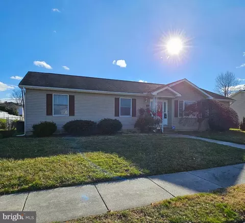 Exterior - 949 Shank Rd, Dover, DE 19904 photo 3 of 11