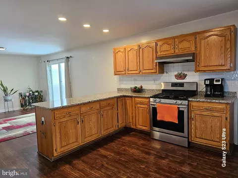 Kitchen - 949 Shank Rd, Dover, DE 19904 photo 2 of 9