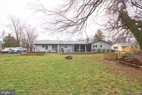 Exterior - 270 N Old Mill Rd, Dover, DE 19901 photo 10 of 13