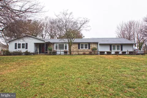 270 N Old Mill Rd, Dover, DE 19901