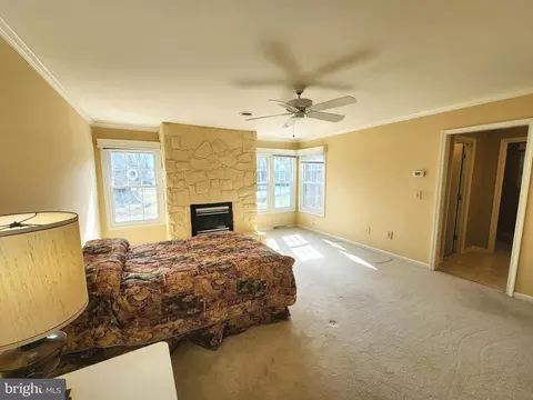 Living - 8 Hemsted Ct, Dover, DE 19904 photo 5 of 5