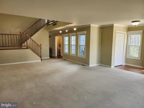 Living - 8 Hemsted Ct, Dover, DE 19904 photo 1 of 5