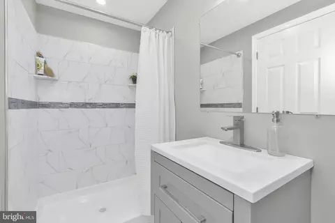 Bath - 3942 Bayside Dr, Dover, DE 19901 photo 2 of 4