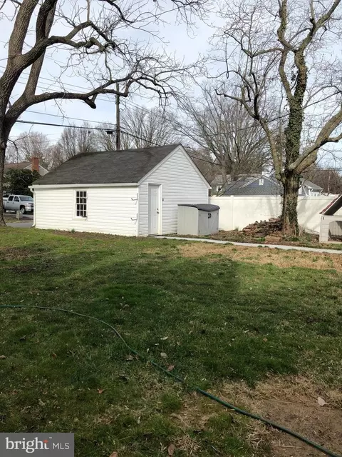 Exterior - 43 Rodney Rd, Dover, DE 19901 photo 6 of 10