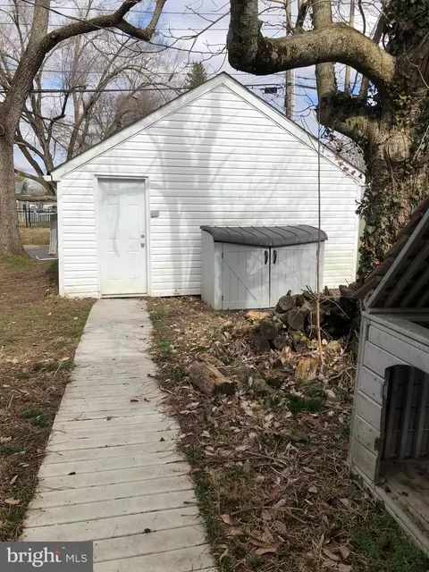 Exterior - 43 Rodney Rd, Dover, DE 19901 photo 7 of 10
