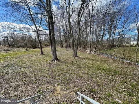 2875 Mckee Rd, Dover, DE 19904 photo 2