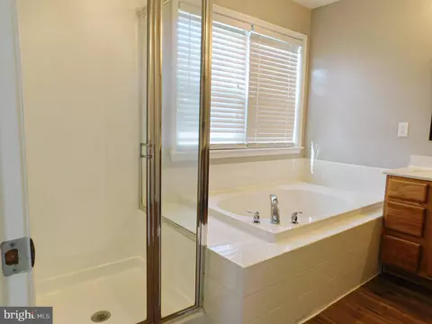 Bath - 112 W Sheldrake Cir, Dover, DE 19904 photo 2 of 5
