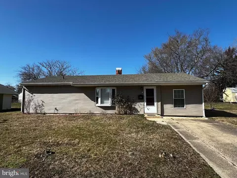 Exterior - 157 President Dr, Dover, DE 19901 photo 2 of 7