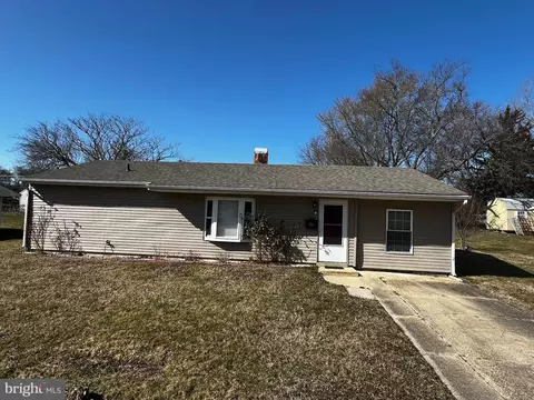 Exterior - 157 President Dr, Dover, DE 19901 photo 3 of 7