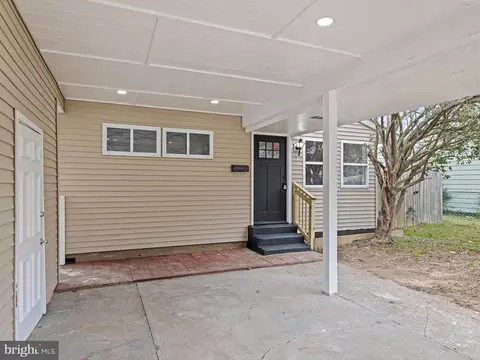 Exterior - 735 River Rd, Dover, DE 19901 photo 3 of 7