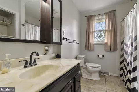 Bath - 900 Wilson Dr, Dover, DE 19904 photo 1 of 1