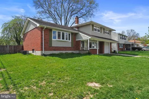 Exterior - 900 Wilson Dr, Dover, DE 19904 photo 2 of 4