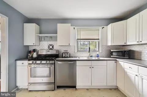 Kitchen - 900 Wilson Dr, Dover, DE 19904 photo 2 of 3