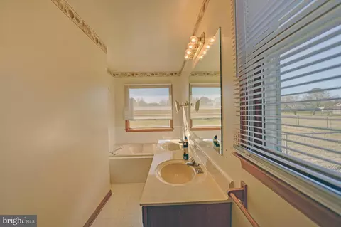 Bath - 391 Josie Ave, Dover, DE 19901 photo 2 of 4