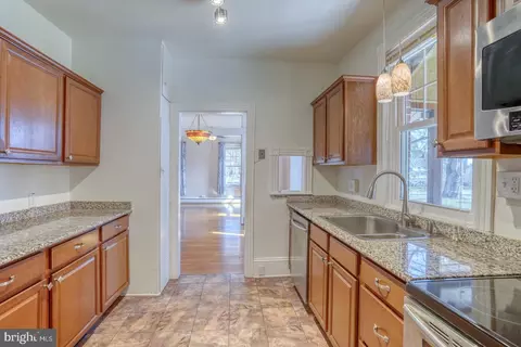 Kitchen - 10 Pennsylvania Ave, Dover, DE 19901 photo 5 of 6