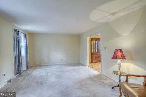 Living - 10 Merion Rd, Dover, DE 19904 photo 2 of 6