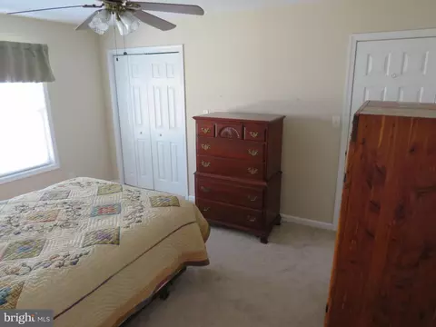 Bedroom - 198 N Planters Ln, Dover, DE 19901 photo 4 of 6