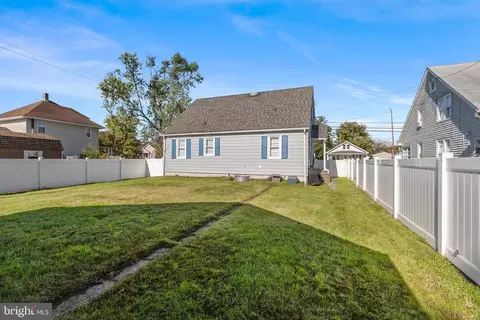 Exterior - 206 Delaware Ave, Harrington, DE 19952 photo 8 of 14