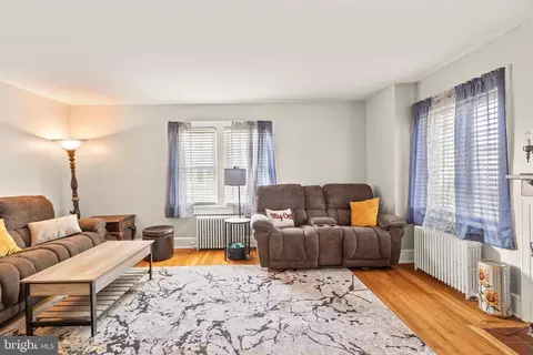 Living - 206 Delaware Ave, Harrington, DE 19952 photo 3 of 5