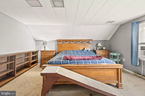 Bedroom - 206 Delaware Ave, Harrington, DE 19952 photo 5 of 9