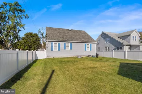Exterior - 206 Delaware Ave, Harrington, DE 19952 photo 5 of 14