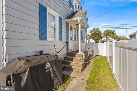Exterior - 206 Delaware Ave, Harrington, DE 19952 photo 6 of 14