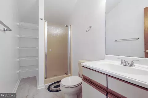 Bath - 26 Chatham Ct, Dover, DE 19901 photo 3 of 3