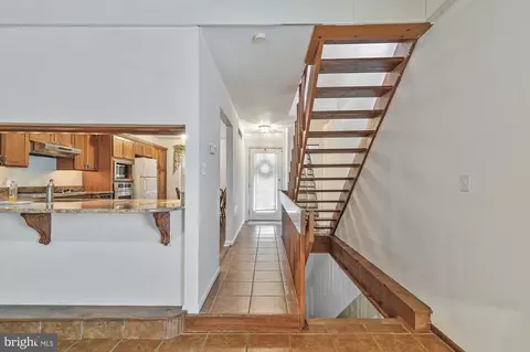 Entry Way - 26 Chatham Ct, Dover, DE 19901 photo 1 of 2
