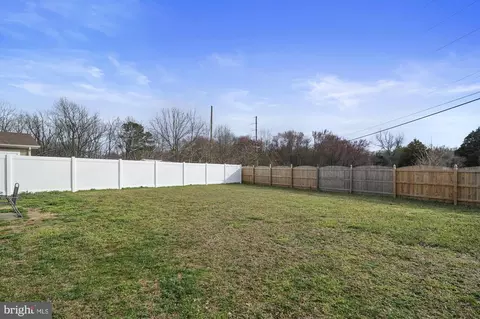 Exterior - 18 Gristmill Dr, Dover, DE 19904 photo 3 of 3