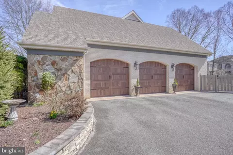 Exterior - 50 Elizabeth Ave, Dover, DE 19901 photo 4 of 13