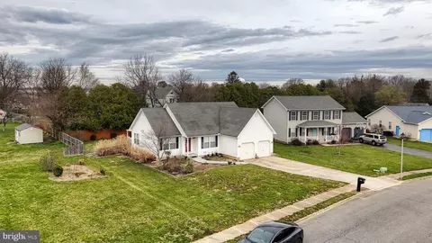 984 Tamara Dr, Smyrna, DE 19977
