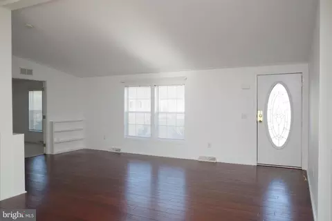 Living - 427 Moore Pl #427, Dover, DE 19901 photo 1 of 6