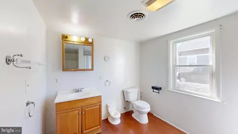 Bath - 730 Forest St, Dover, DE 19904 photo 1 of 2