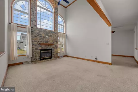 Living - 77 Stone Ridge Dr, Dover, DE 19901 photo 1 of 2