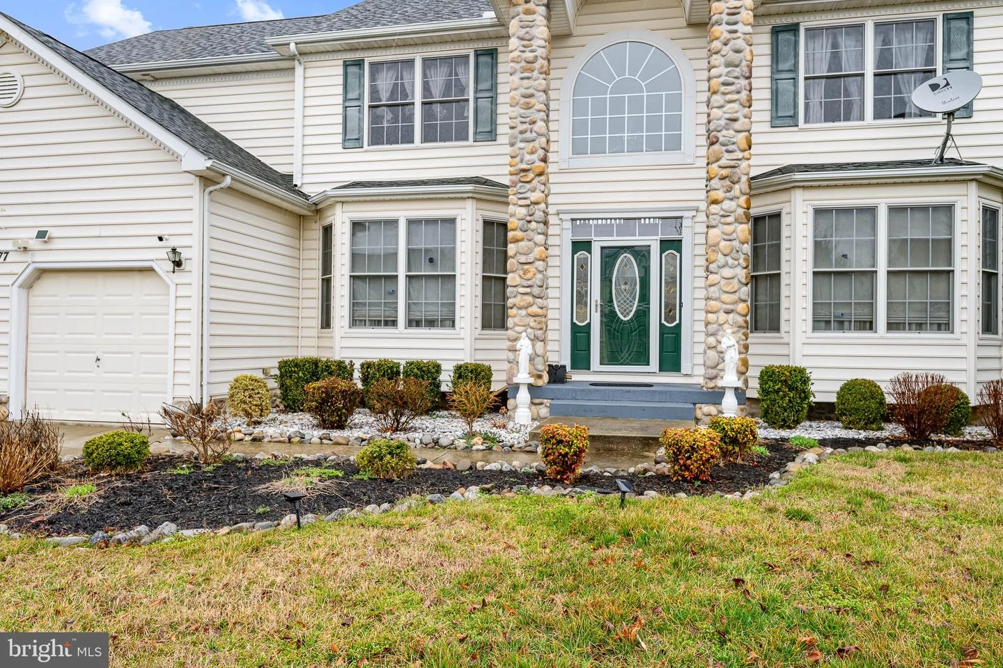 Exterior - 77 Stone Ridge Dr, Dover, DE 19901 photo 4 of 12