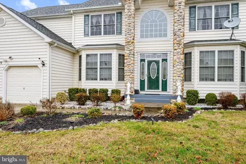 Exterior - 77 Stone Ridge Dr, Dover, DE 19901 photo 4 of 12