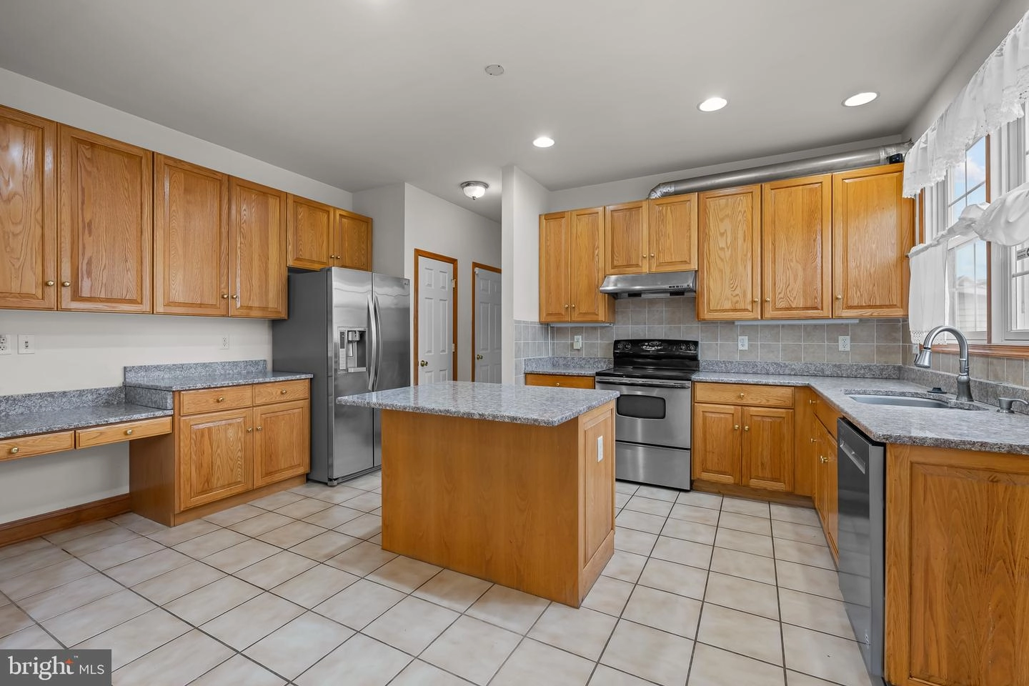 Kitchen - 77 Stone Ridge Dr, Dover, DE 19901 photo 4 of 5