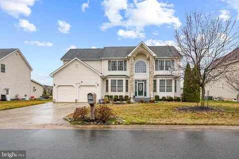 Exterior - 77 Stone Ridge Dr, Dover, DE 19901 photo 2 of 12