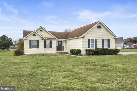 136 Kindling Dr, Felton, DE 19943
