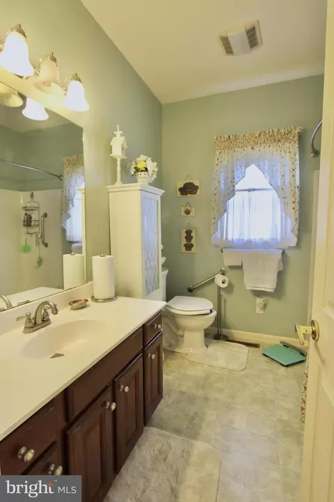 Bath - 1614 Forrest Ave, Dover, DE 19901 photo 2 of 2