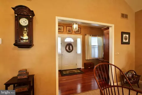 Entry Way - 1614 Forrest Ave, Dover, DE 19901 photo 2 of 3