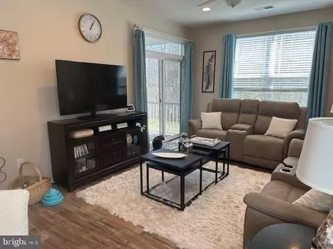 Living - 113 Starfire Ct, Dover, DE 19901 photo 2 of 3