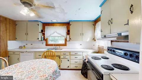 Kitchen - 44 Commerce St, Harrington, DE 19952 photo 1 of 1