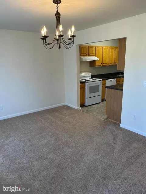 Dining - 165 Holmes St, Dover, DE 19901 photo 1 of 2