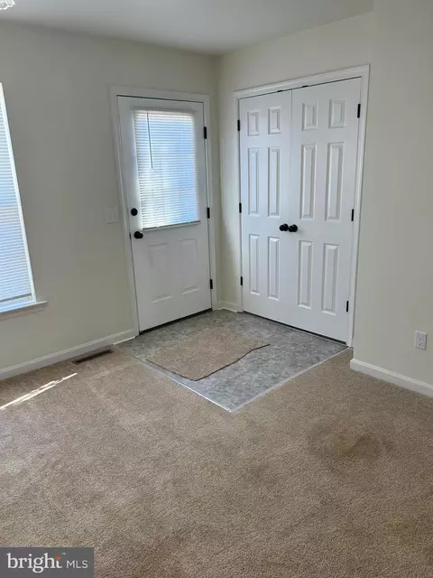 Entry Way - 165 Holmes St, Dover, DE 19901 photo 4 of 6