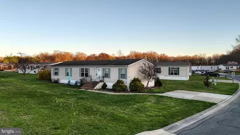 409 Fox Pointe Dr #124, Dover, DE 19904