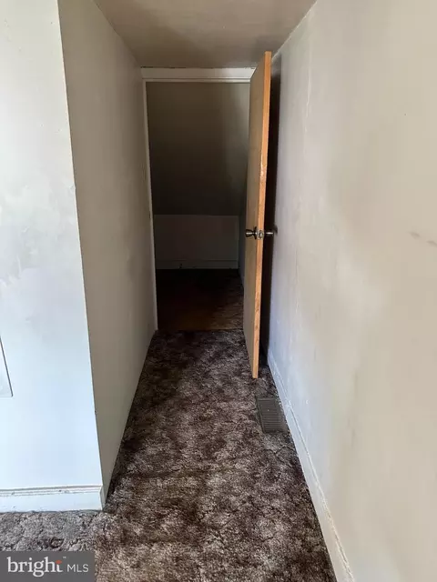 Entry Way - 33 E Commerce St, Smyrna, DE 19977 photo 2 of 3