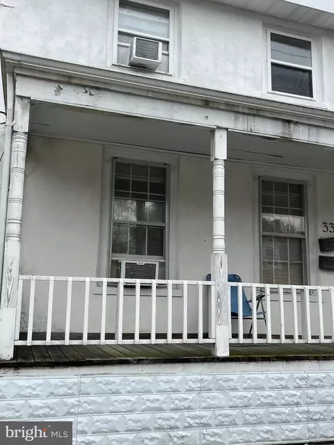 Exterior - 33 E Commerce St, Smyrna, DE 19977 photo 3 of 7