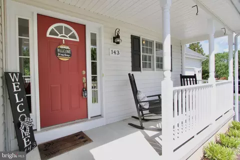 143 Wheatleys Farm Dr, Clayton, DE 19938